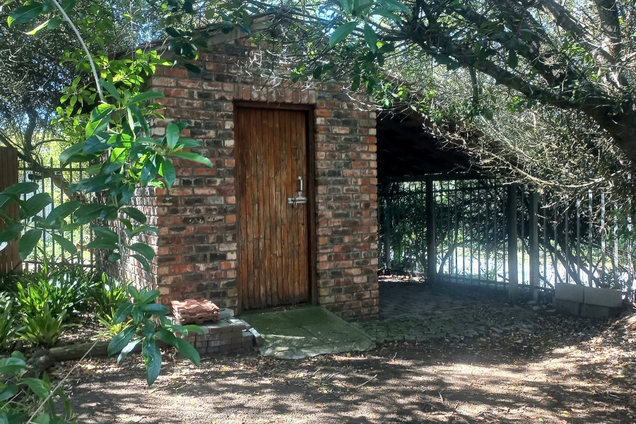 5 Bedroom Property for Sale in Kingfisher Creek Western Cape